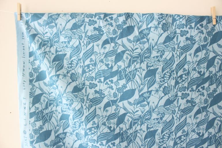 LINNETリネンプリント <br />
        おとなり草　レイクブルー